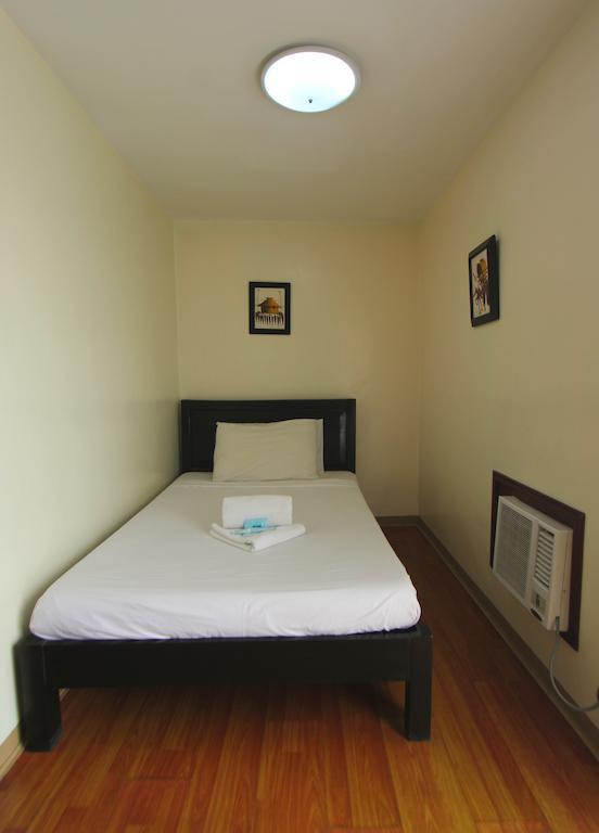 מלון סן פדרו מקאטי Isabelle Royale Makati חדר תמונה
