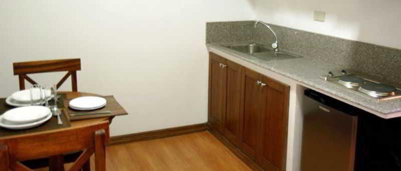מלון סן פדרו מקאטי Isabelle Royale Makati מראה חיצוני תמונה